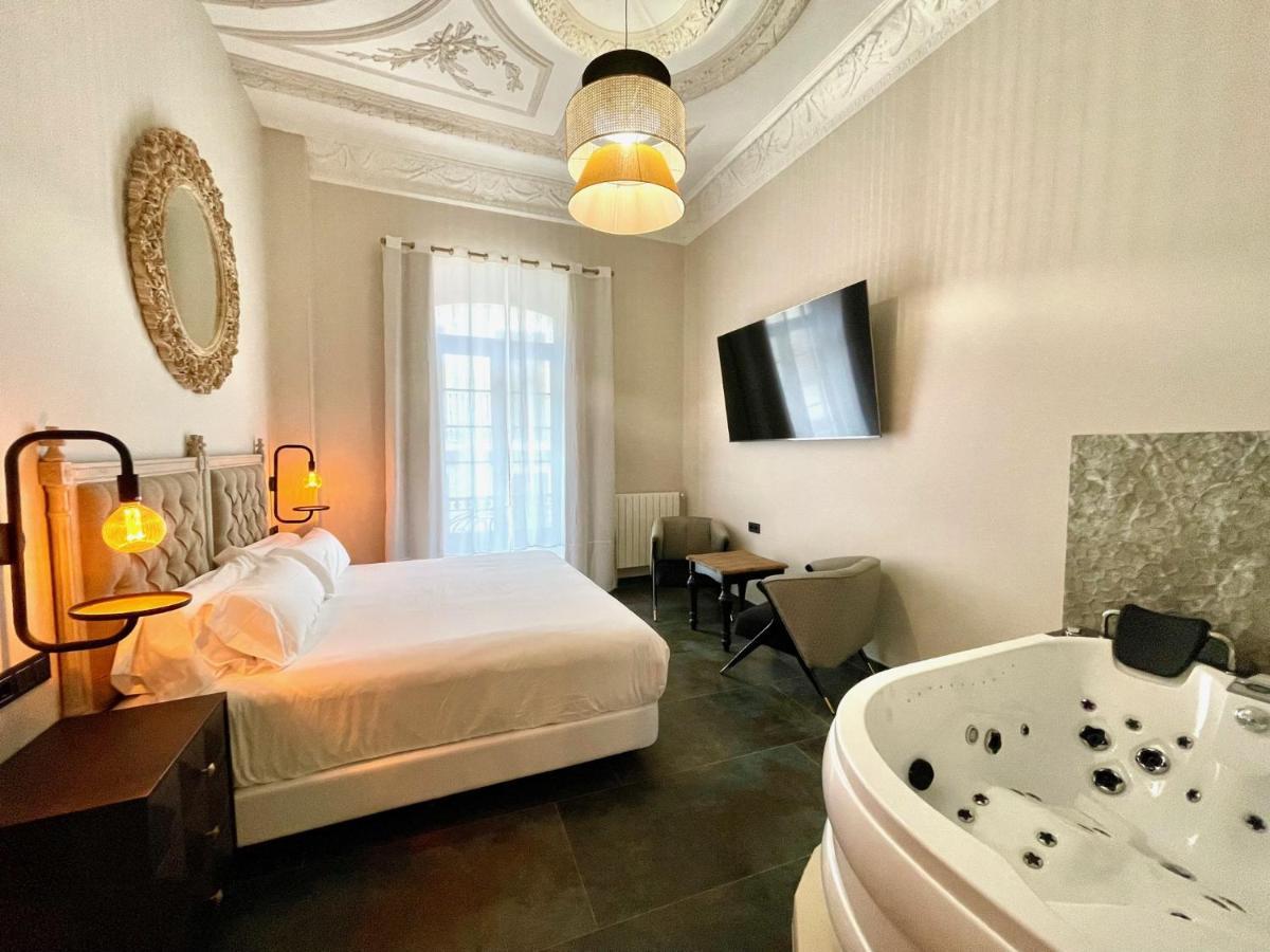 Akla Hotel Badajoz Esterno foto