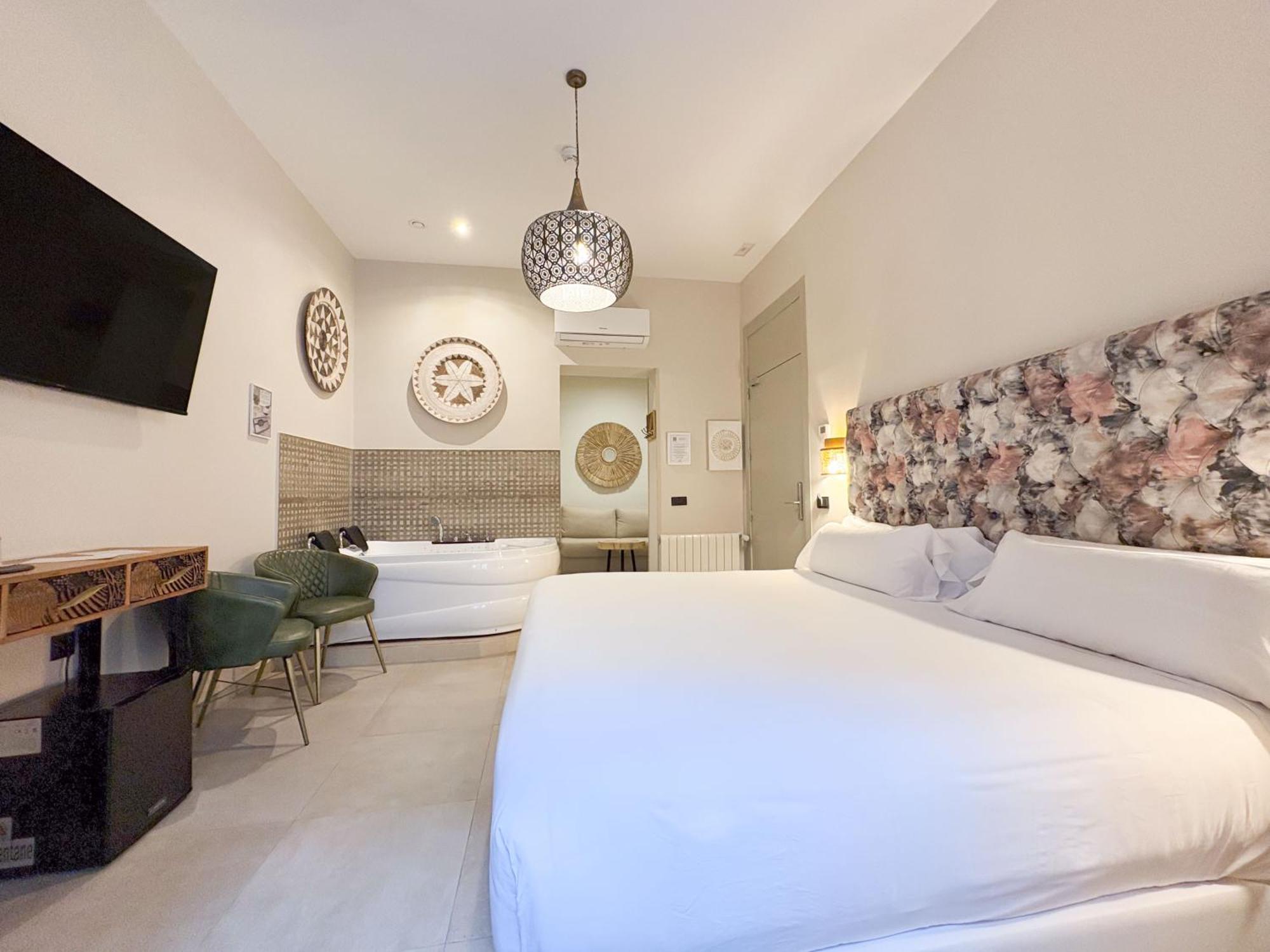 Akla Hotel Badajoz Esterno foto