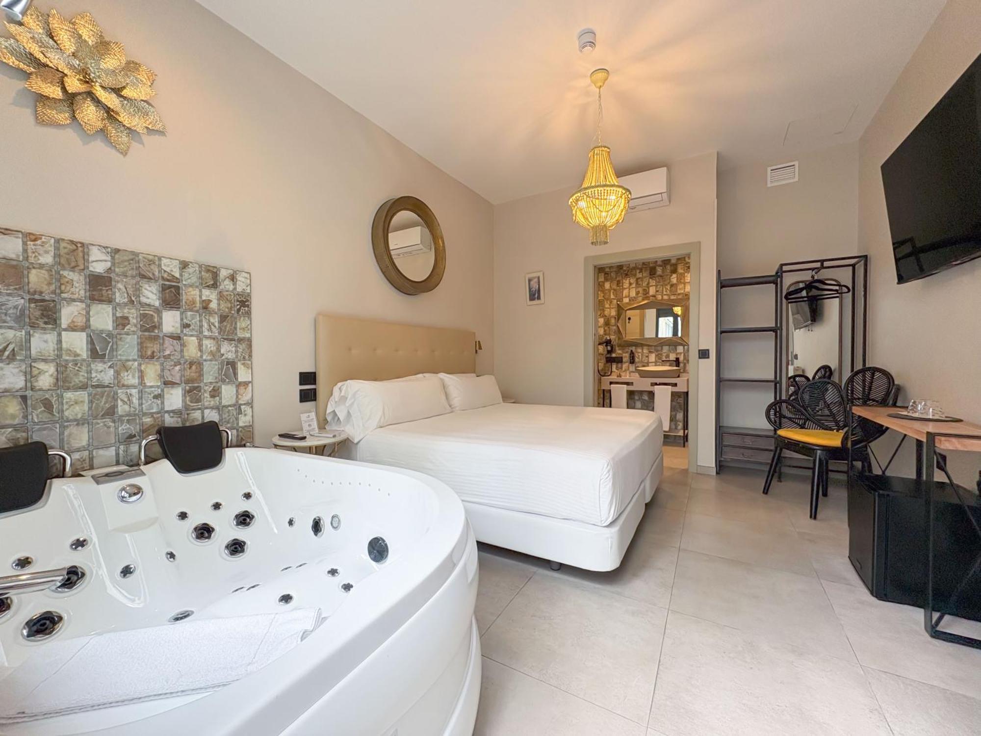 Akla Hotel Badajoz Esterno foto