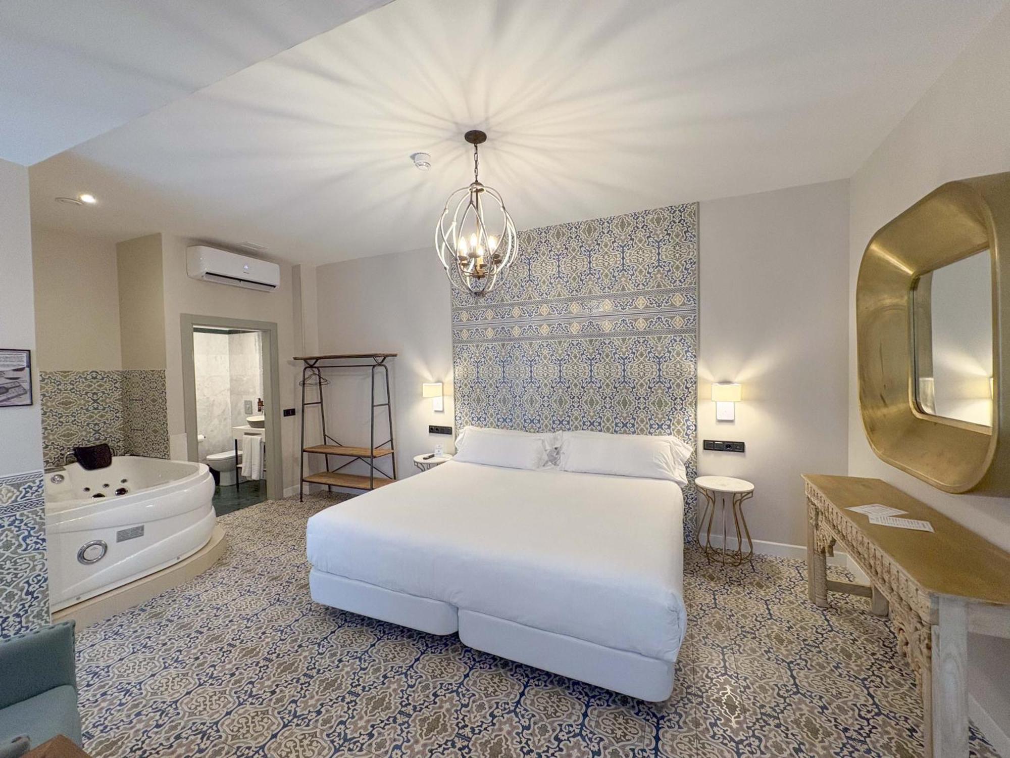 Akla Hotel Badajoz Esterno foto
