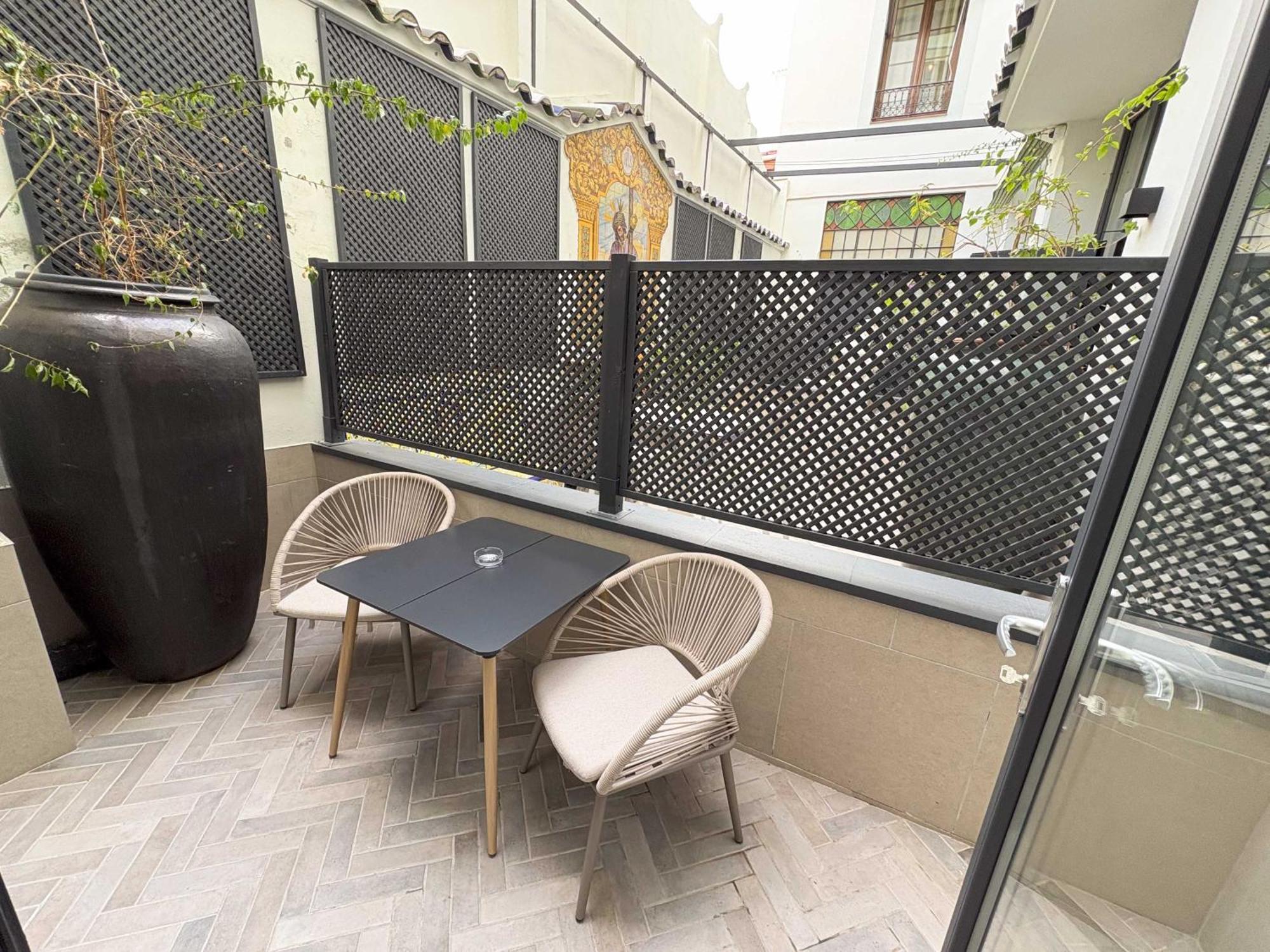 Akla Hotel Badajoz Esterno foto